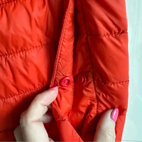 Gap Kids Puffer Vest Red Size Medium Primaloft Zip Front Pockets Outdoor Hiking - Picture 3 of 10